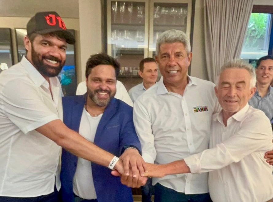 Leia mais sobre o artigo Deputado Estadual Rogério Andrade anuncia pavimentação da estrada do Palma em Jaguaripe